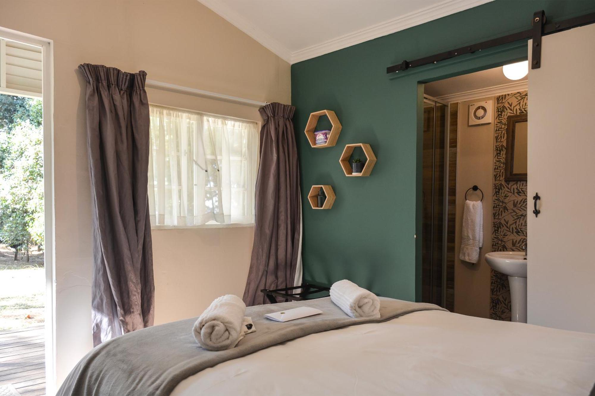 Biggy Best Boutique Hotel & Self Catering Cottages Хоуик Экстерьер фото