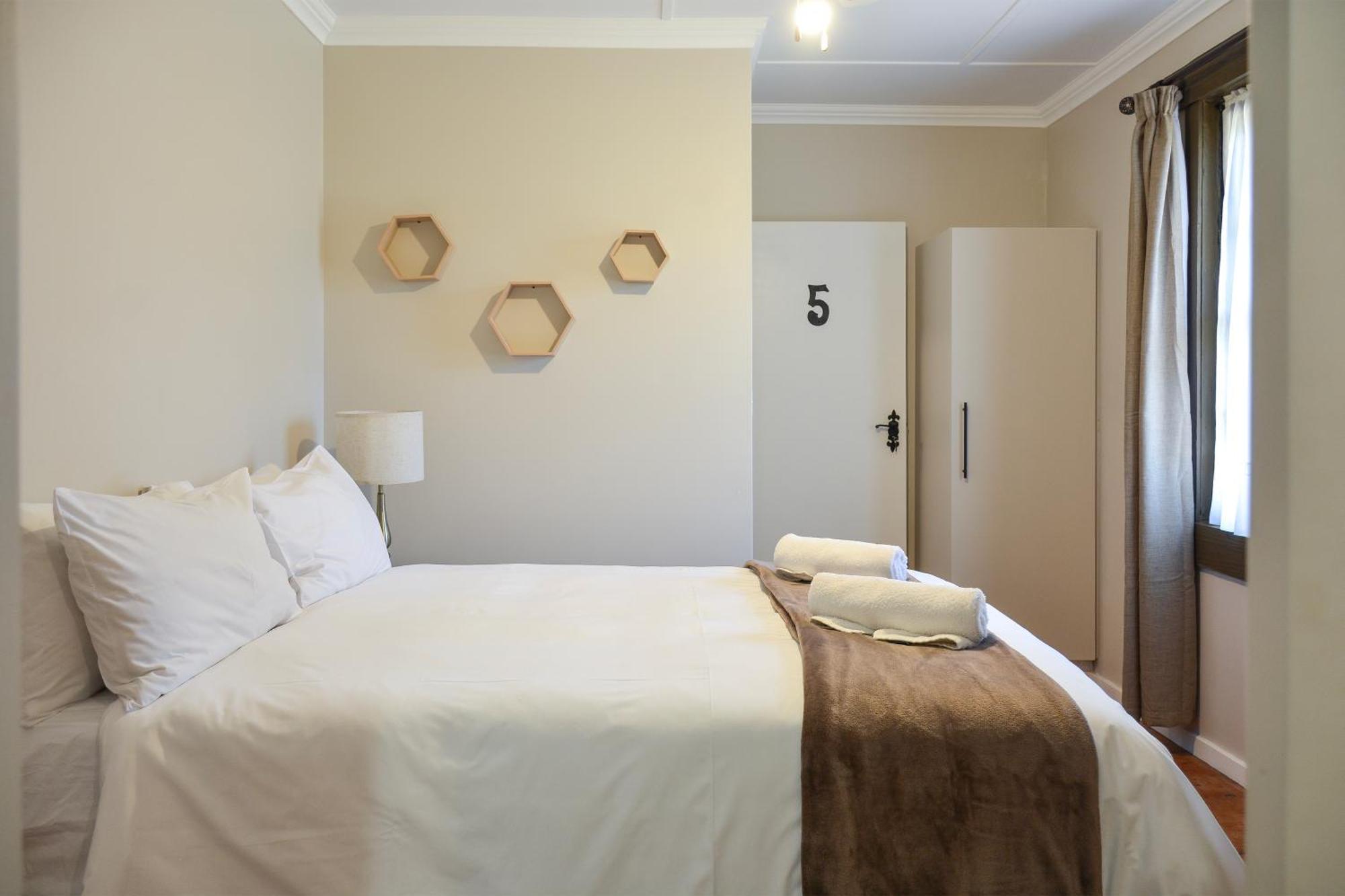 Biggy Best Boutique Hotel & Self Catering Cottages Хоуик Экстерьер фото